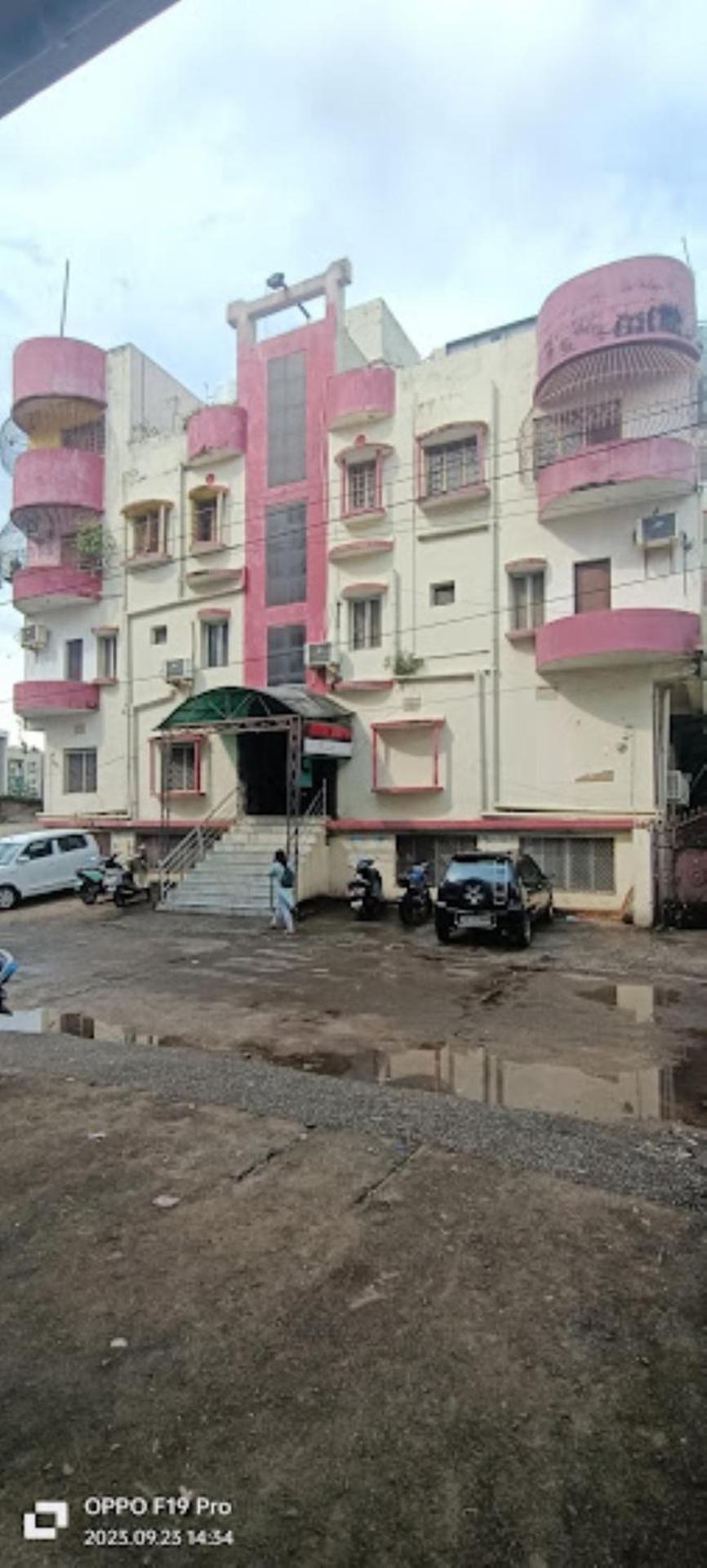 Laxminarayan Club & Resort فَدودارا المظهر الخارجي الصورة